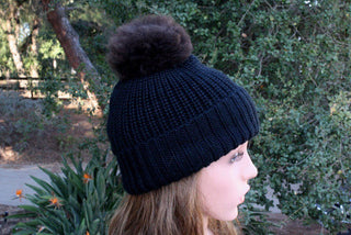100% Alpaca Pom-Pom Channel Beanie Hat Hat Black-DarkBrown