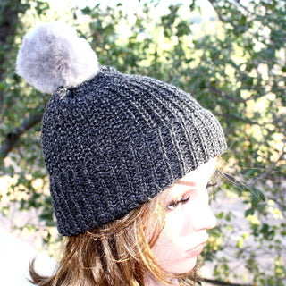 100% Alpaca Pom-Pom Channel Beanie Hat Hat Charcoal-Silver