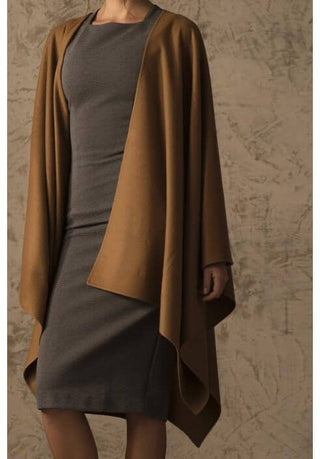 AC_J600015P0800-Camel-Betty 100% Vicuna Cape