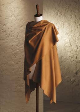 AC_J600015P0800-Camel-Betty 100% Vicuna Cape